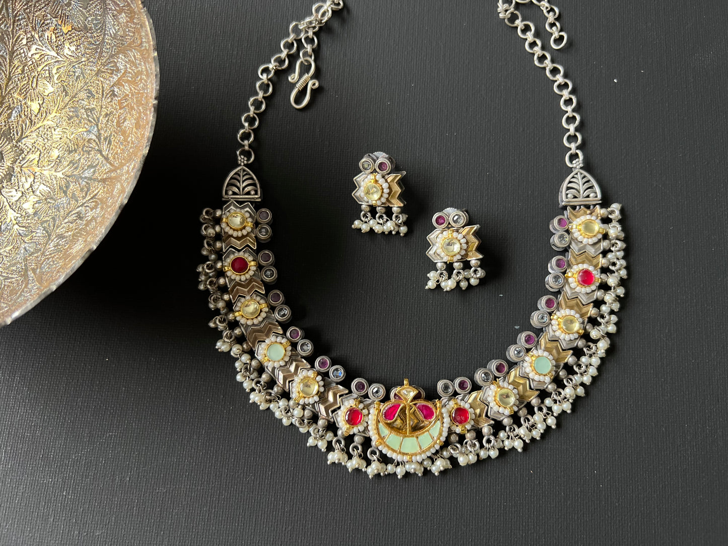 Pachi Kundan Choker